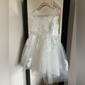Gorgeous flower girl dress